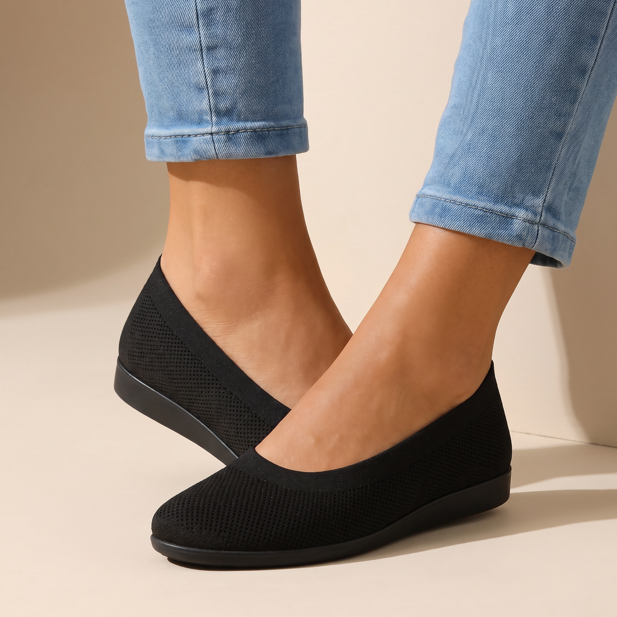 Ballerine donna in maglia traspirante bianche, vista ai piedi