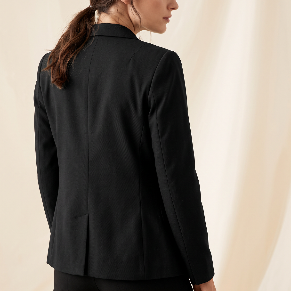 Blazer donna slim fit in nero, vista posteriore