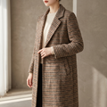 Cappotto donna lungo pied-de-poule marrone con collo a revers, vista frontale