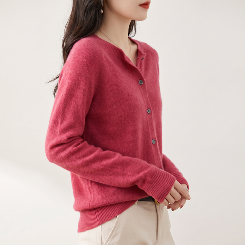 Cardigan donna lungo con bottoni, vista di tre quarti