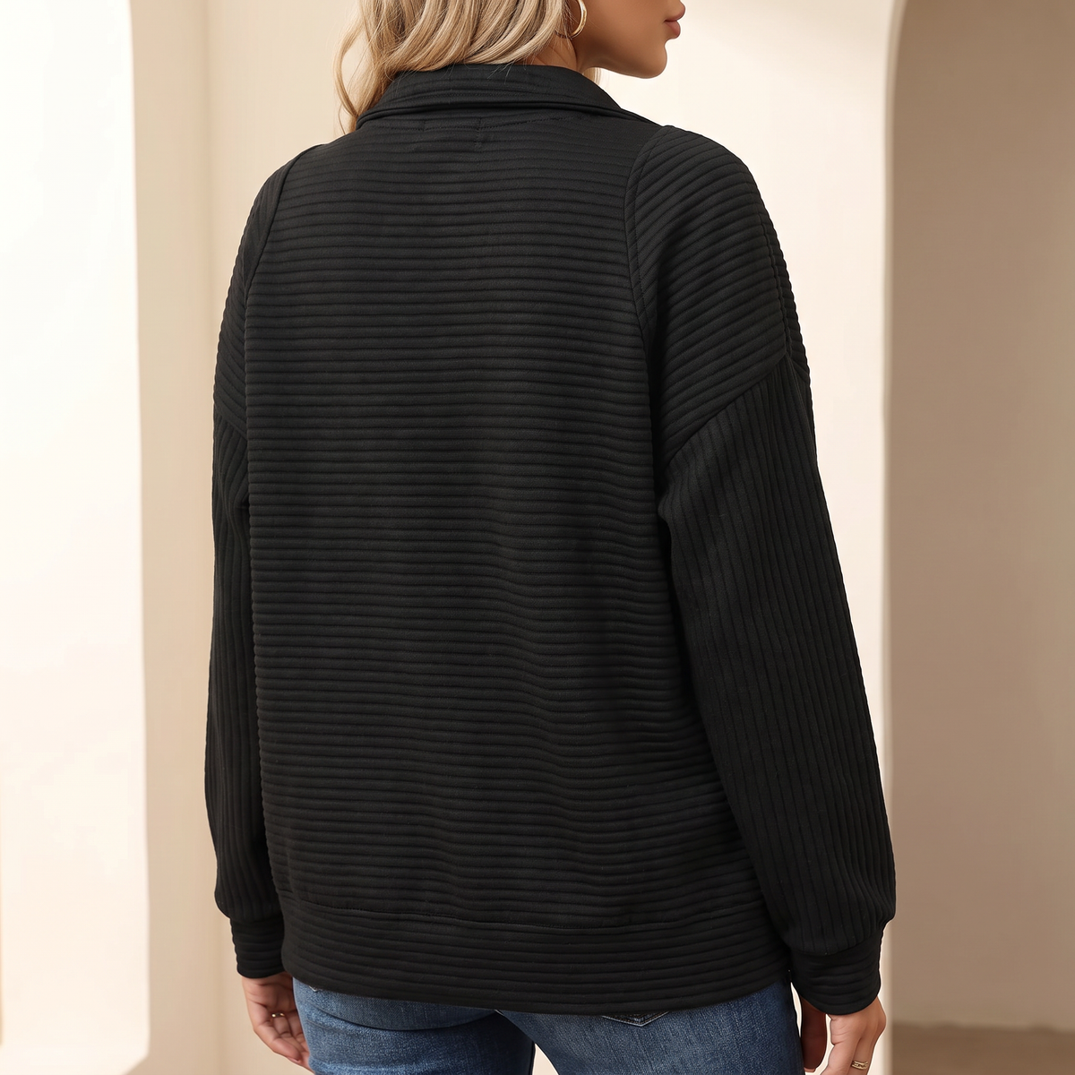 Felpa donna a coste con collo alto e mezza zip, colore nero, vista posteriore