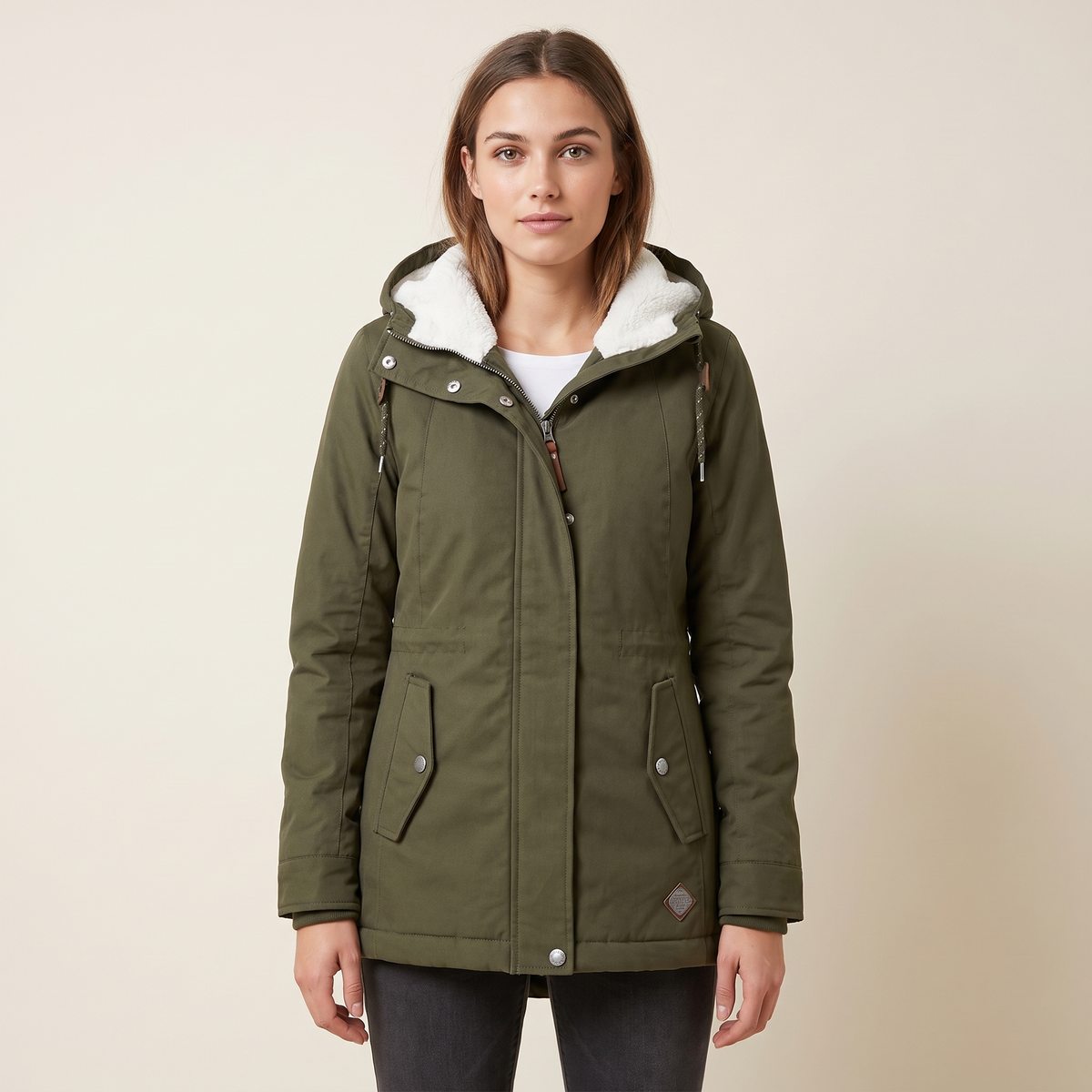Giacca invernale donna con cappuccio verde oliva, vista frontale