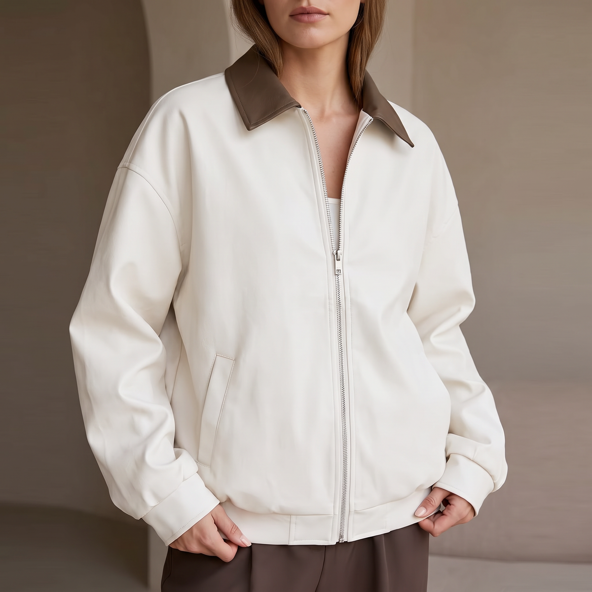 Giacca donna oversize in similpelle in bianco