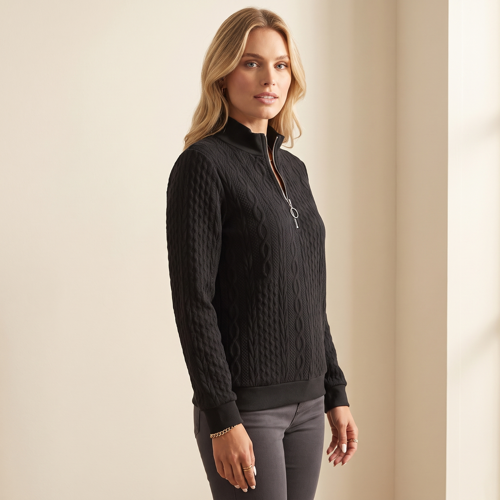 Maglione donna collo alto a trecce, vista di tre quarti
