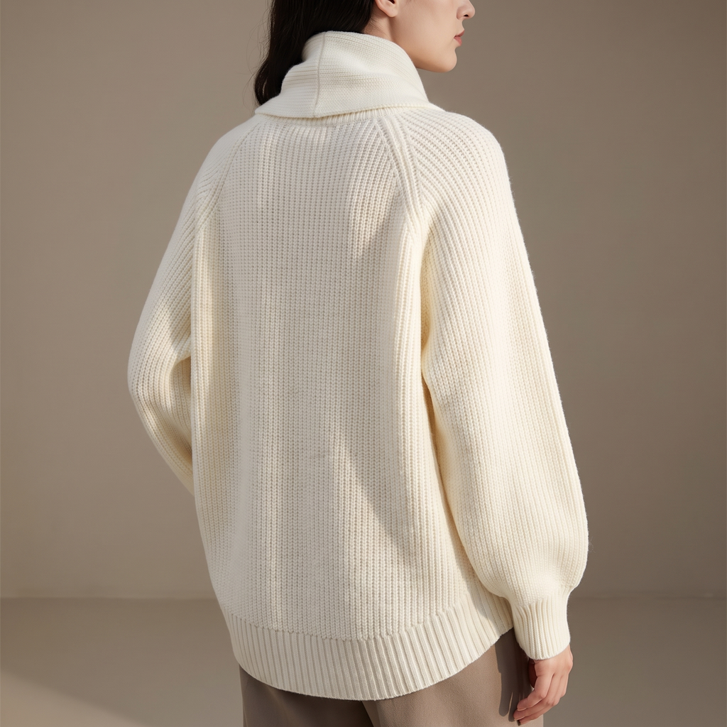 Maglione donna con collo a scialle in bianco, vista posteriore