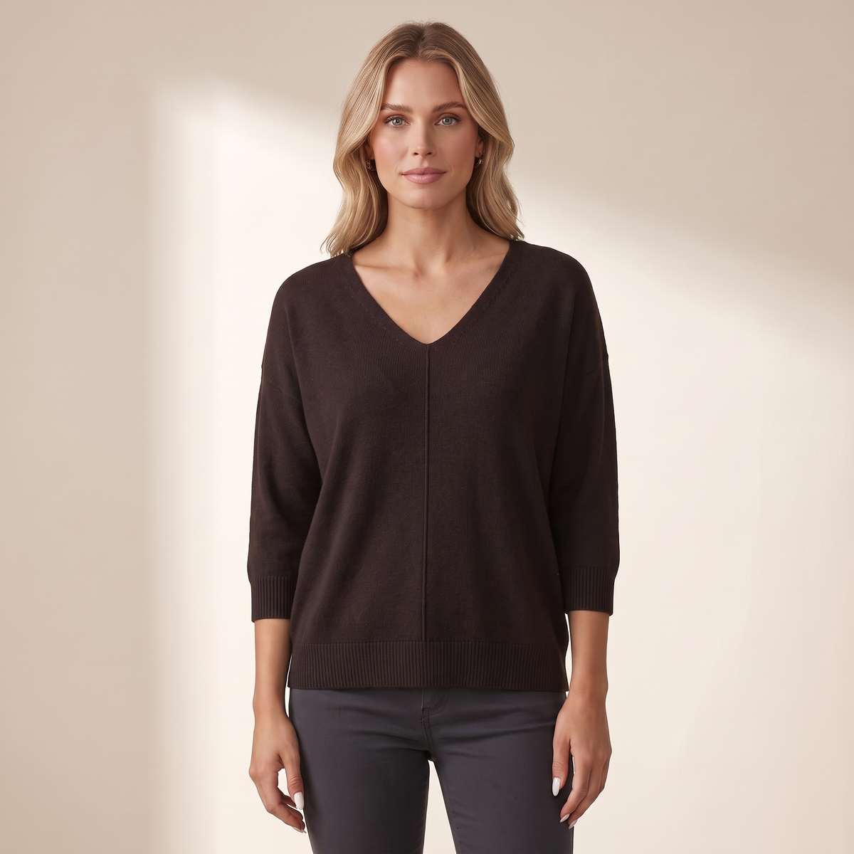 Maglione donna con scollo a V e maniche tre quarti, vista frontale