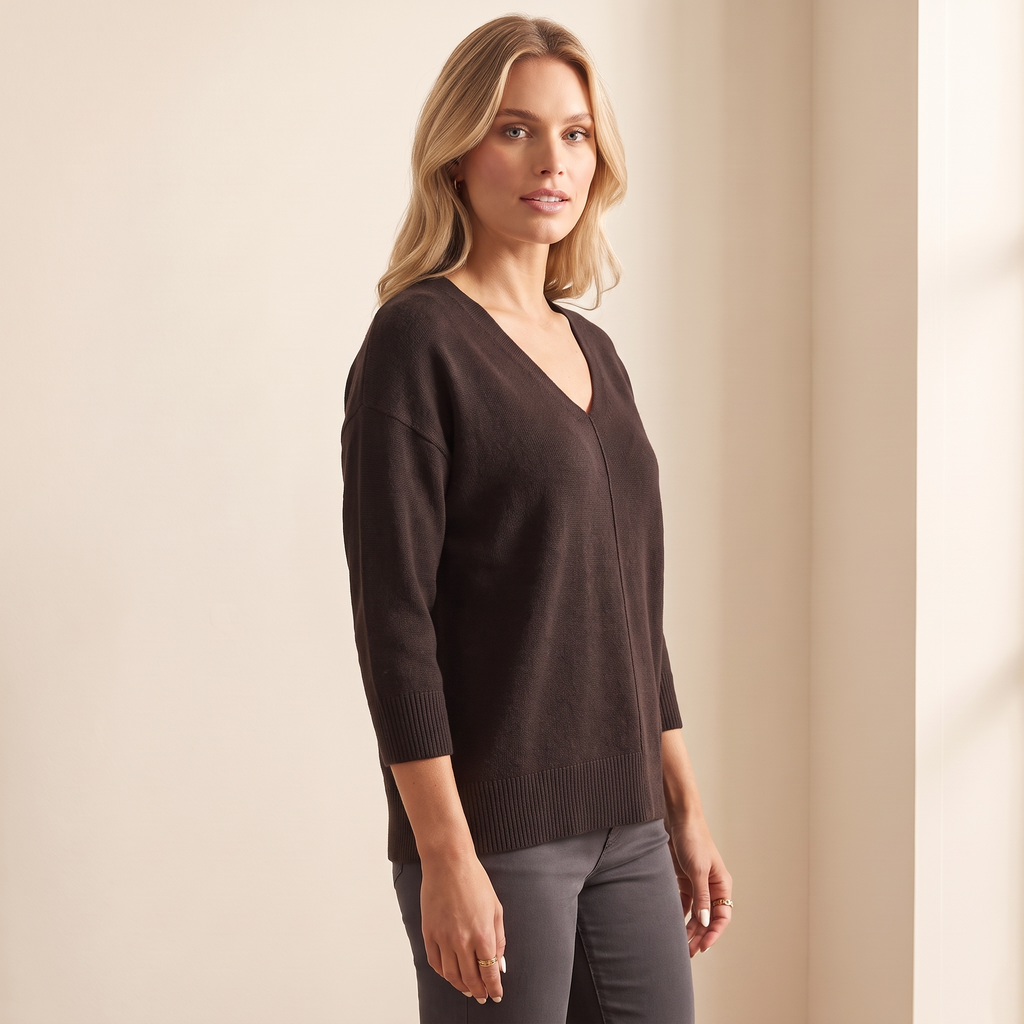 Maglione donna con scollo a V e maniche tre quarti, vista di tre quarti