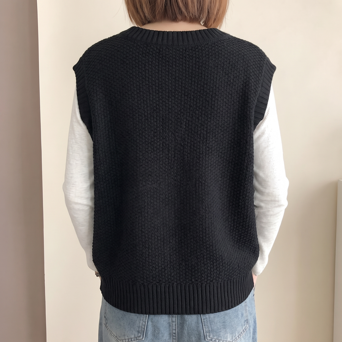 Maglione donna smanicato con scollo rotondo, colore nero, vista posteriore