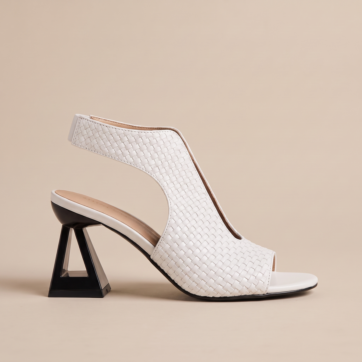 Sandali donna con tacco geometrico nel colore Bianco